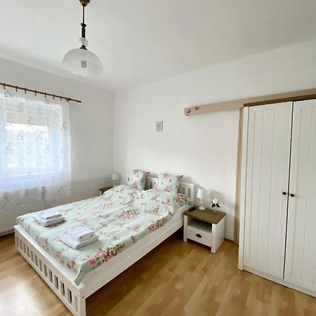 Appartement Apartmán Markéta à Bystrice  Extérieur photo